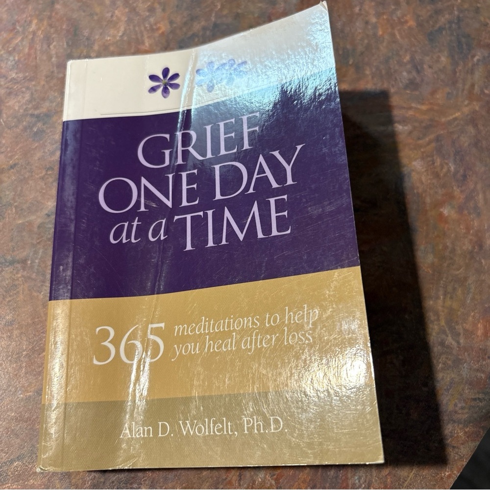 Grief One Day at a Time : 365 Meditations to Help You Heal after Loss Paperback